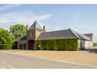 Fermette te koop - Exclusieve Vierkantshoeve met 2 hectare