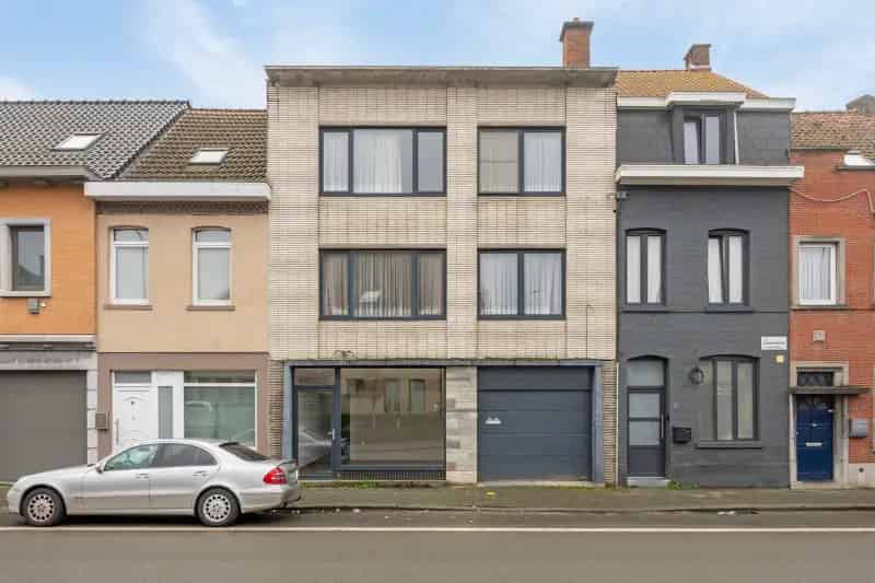 Huis te huur: Handelspand met Woning Garage en Atelier