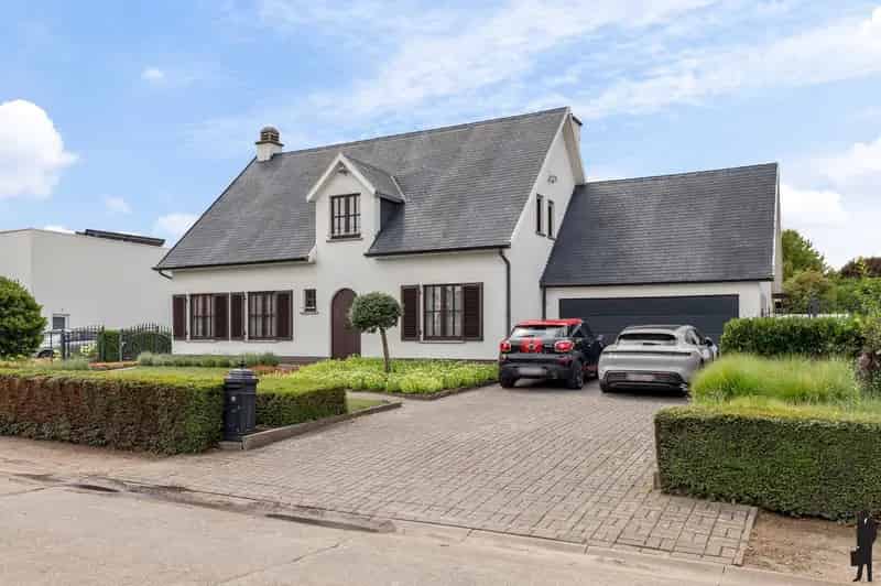 Huis te huur OLVW: Charmante villa met 4 slaapkamers en grote tuin