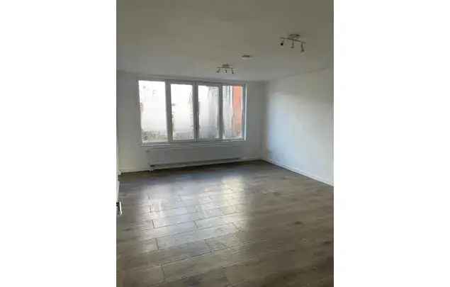 Huur 2 slaapkamer appartement van 70 m² in Antwerp