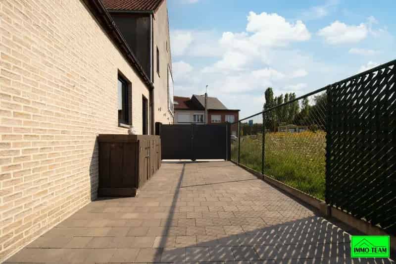 Gezellige, gerenoveerde 3-gevelwoning met 5 slaapkamers
