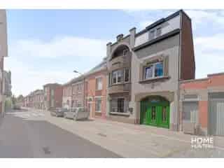Huis te koop Wervik - Gerenoveerde Rijwoning met Garage en Grote Zolder