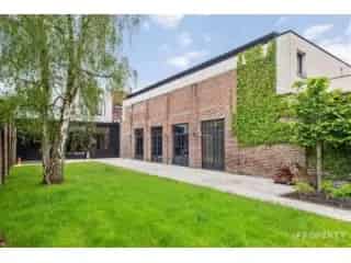 Herenhuis Izegem - Gerenoveerd - Luxe - 4 slaapkamers - Tuin - Garage