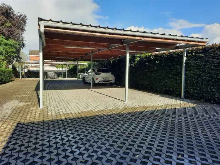 Carport te huur in de nabijheid van belangrijke voorzieningen