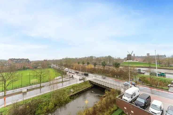 Appartement te koop in Brugge met zonnig terras en gemeenschappelijke tuin