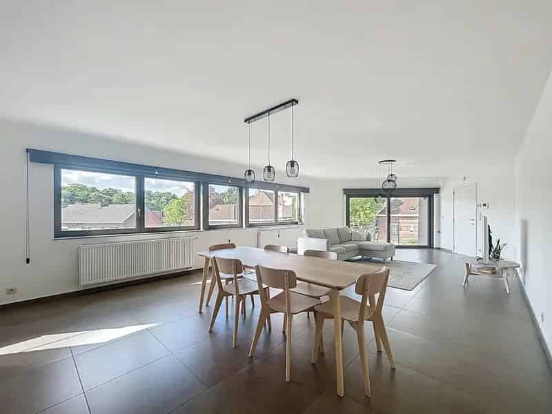 Appartement te koop 2 slaapkamers terras autostaanplaats