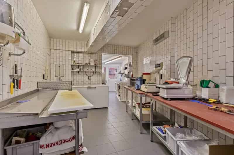 Handelswoning 6 slaapkamers Mol-centrum