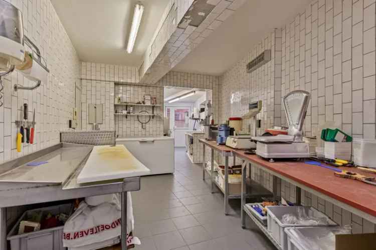 Handelswoning 6 slaapkamers Mol-centrum