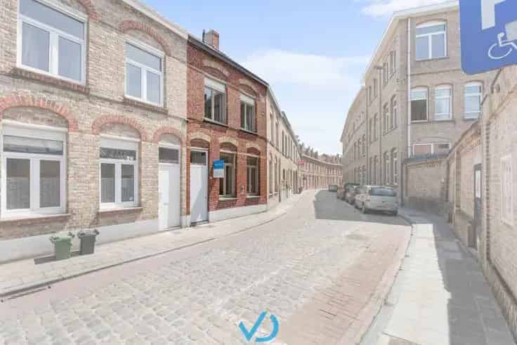 Gerenoveerde woning 3 slaapkamers Ieper Centrum