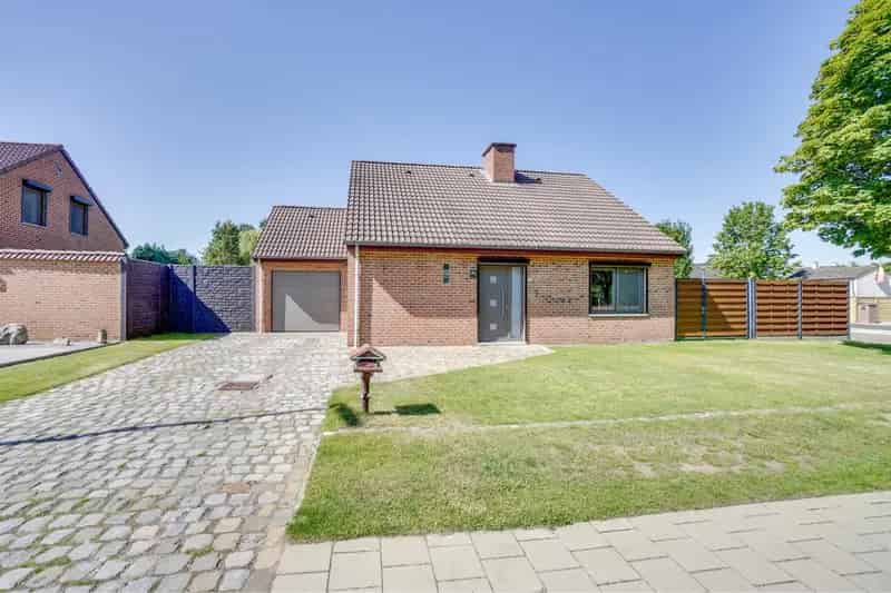 Huis te koop: Gerenoveerde woning met 3 slaapkamers en tuin