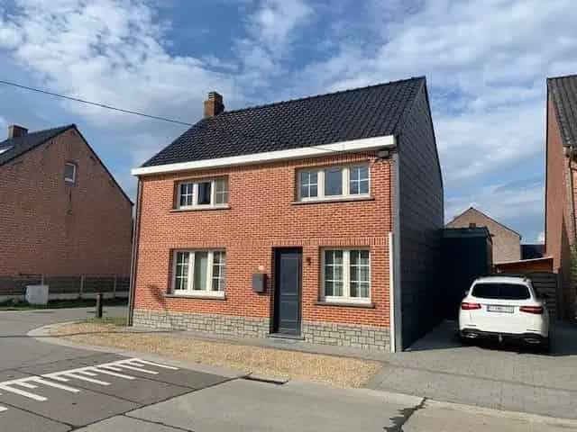 Instapklare woning 3 slaapkamers grote tuin