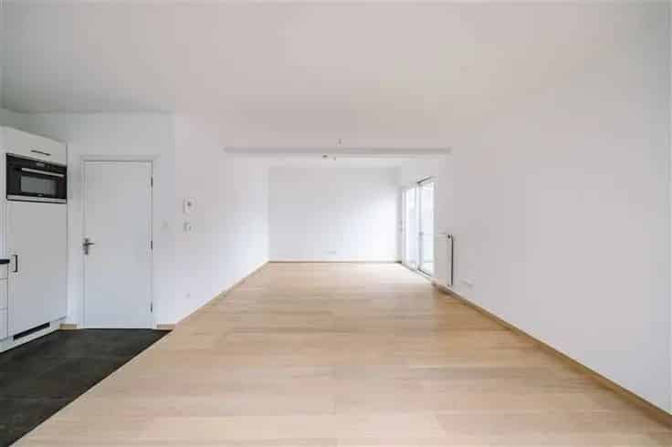 Appartement Te Koop Sint Niklaas - Instapklaar met Terras en Autostaanplaats