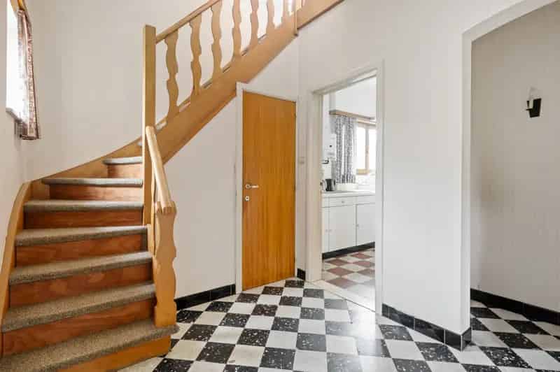 Huis te huur Brasschaat: Te renoveren woning met karakter