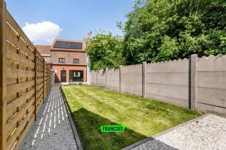 Rijwoning met Garage te Roesbrugge - 3 slaapkamers