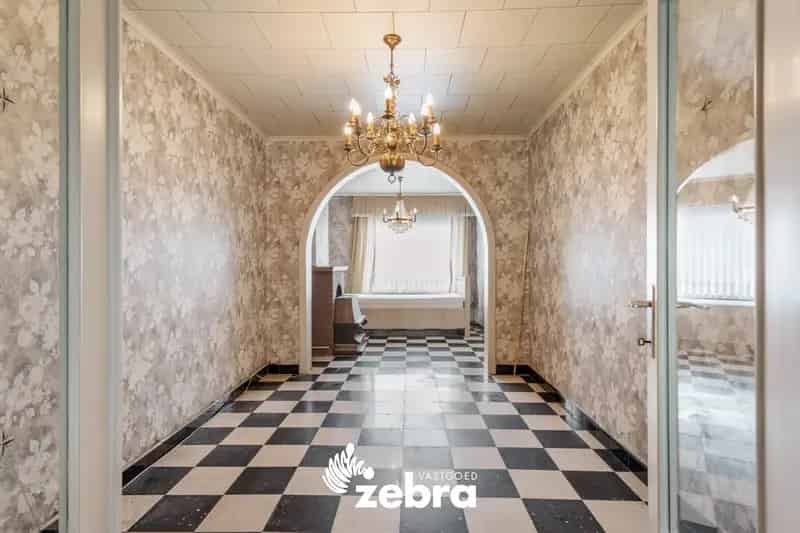 Huis te Huur Oostrozebeke: 3 Slaapkamers Te Renoveren