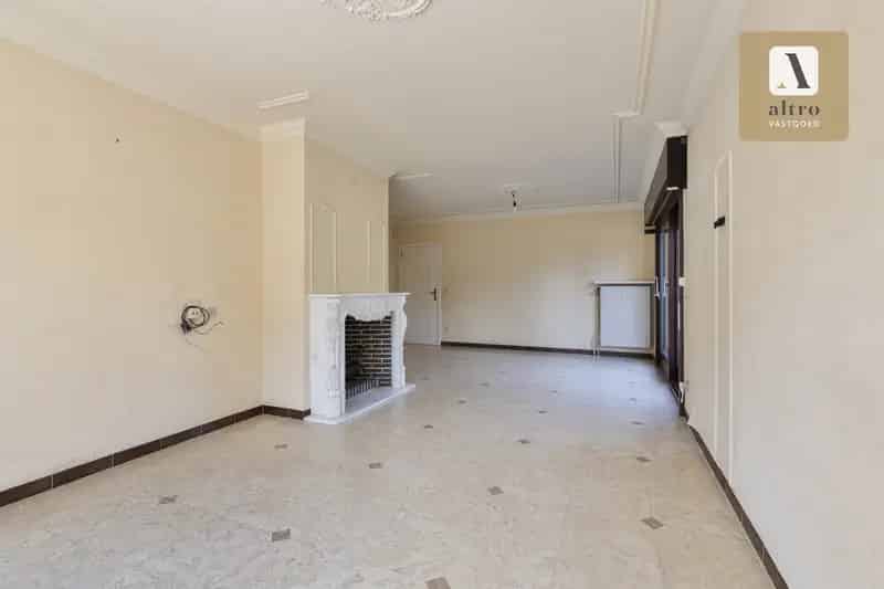 Huis te Koop Aalter Centrum: Vernieuwd Dak, Rustige Straat