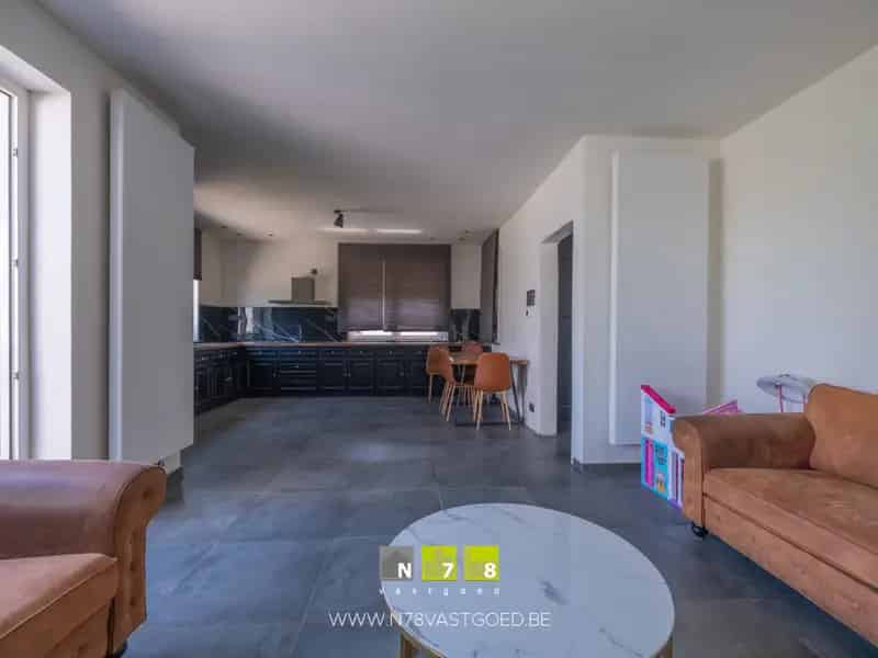 Half Vrijstaande Woning te Koop 3 slaapkamers 113m²