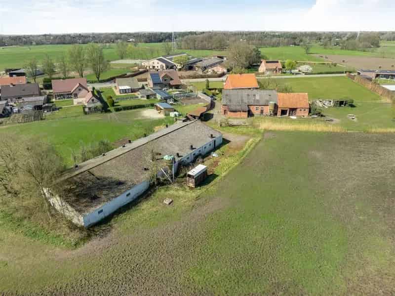 Landhuis met Magazijn en 37817m² Grond te Pulderbos