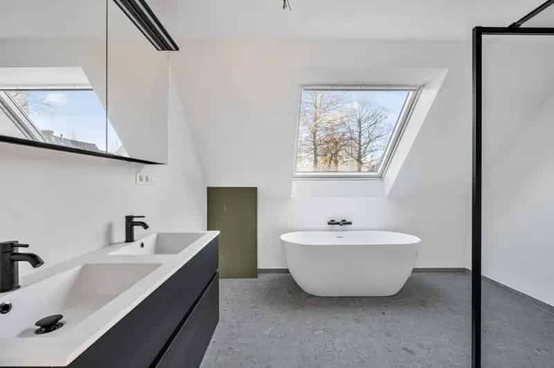 Nieuwbouw woning 4 slaapkamers 2 badkamers garage