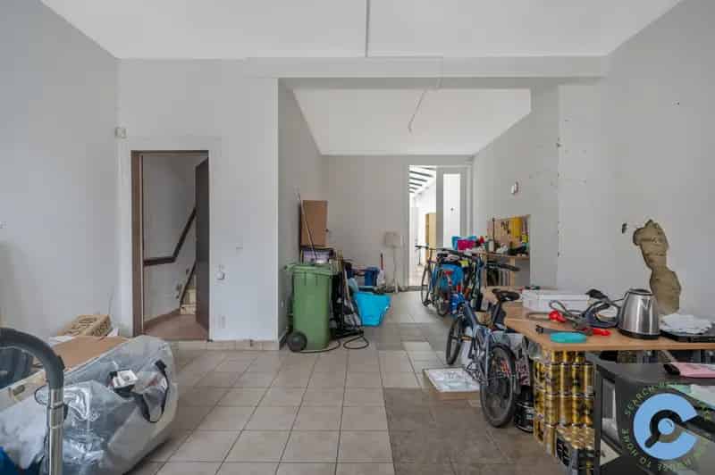 Huis te koop Hemiksem: Te renoveren woning 231m²