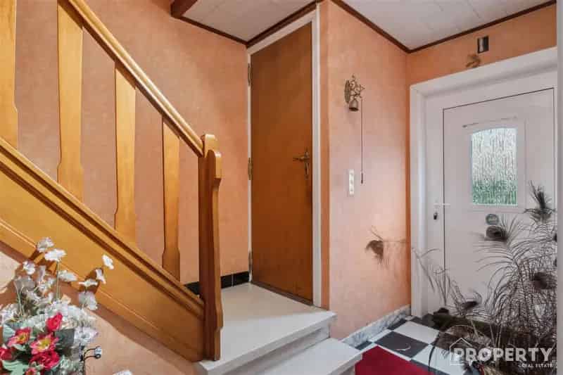 Huis te koop: 3 slaapkamers, garage, tuin - Te renoveren