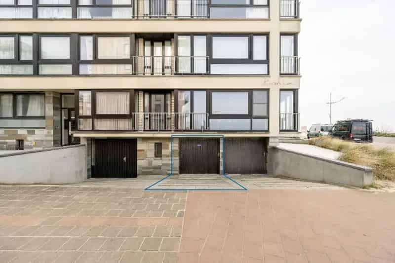 Garagebox en staanplaats te koop Zeedijk