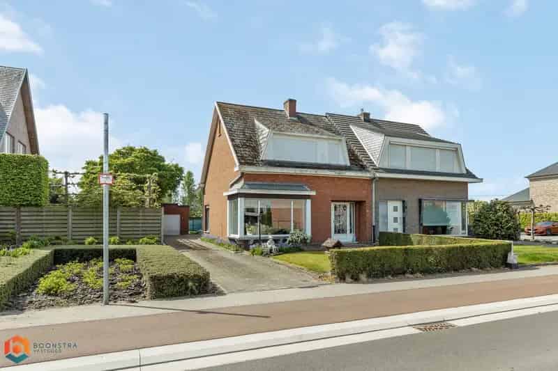 Op te frissen woning met 3 slaapkamers te Putte