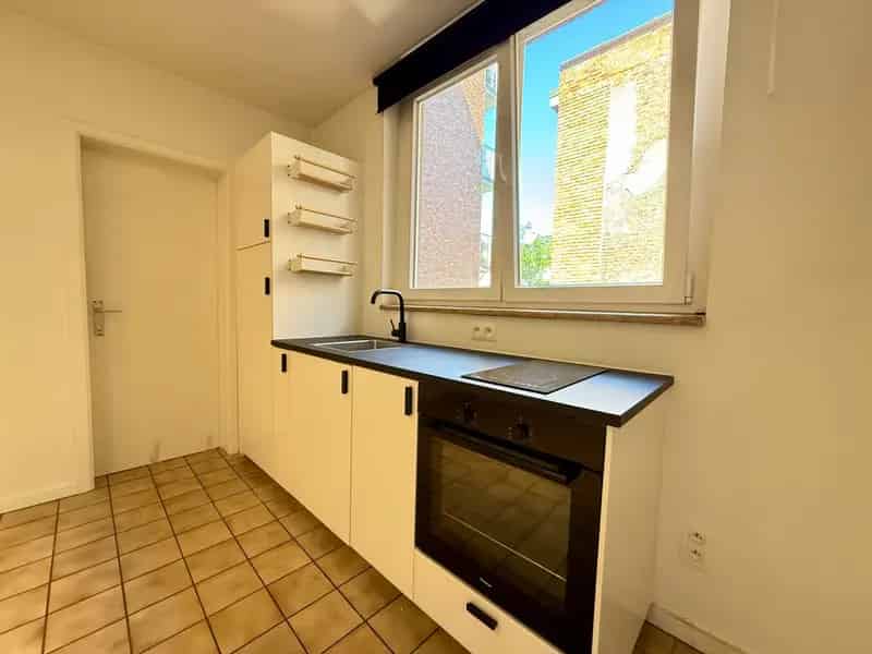 Studio te Huur Centrale Ligging Nabij Scholen en Winkels