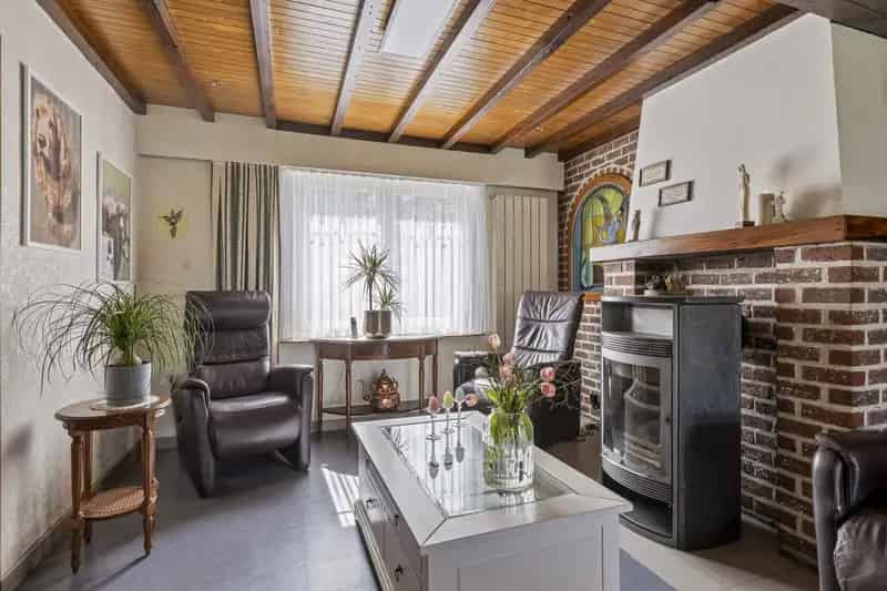 Instapklare 4-gevelwoning met tuin en garage