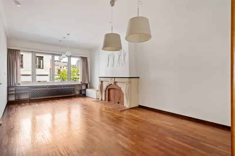 Appartement te huur Antwerpen 2 slaapkamers terras 2 autostaanplaatsen