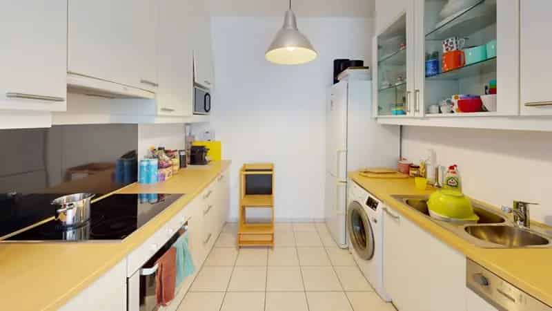 Appartement te Etterbeek 2 slaapkamers 110m2  terras parking