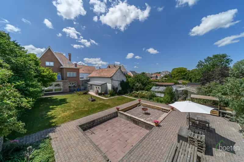 Huis te koop Roesbrugge 6 slaapkamers 4 badkamers grote tuin