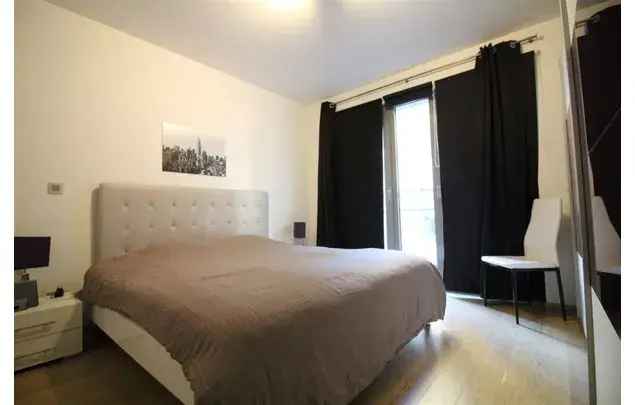 Huur 2 slaapkamer appartement van 100 m² in Brussels