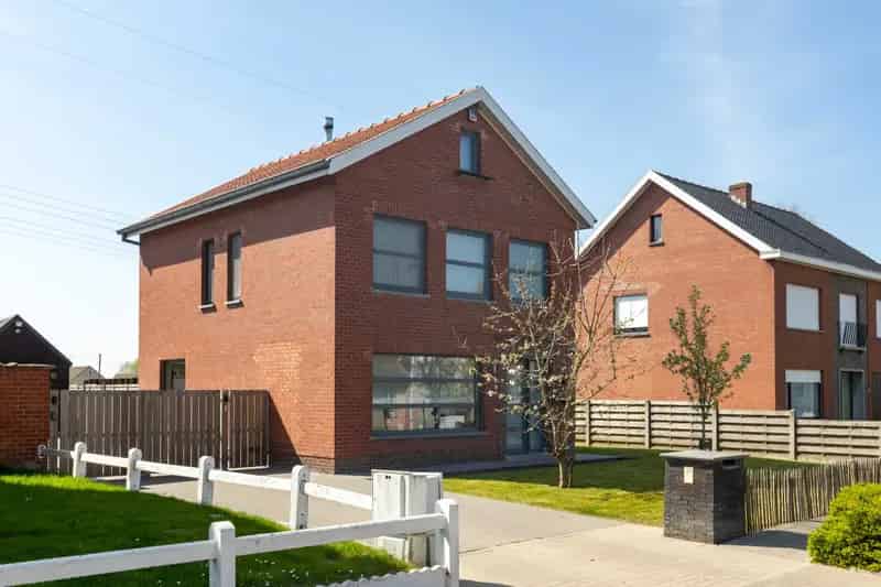 Huis te huur Zedelgem: Ruime Vernieuwde Energiezuinige Woning
