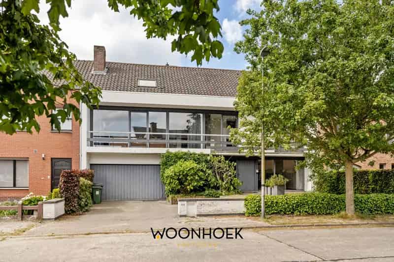 Huis te koop Lokeren: 5 slaapkamers, 385m², bureau, laadpaal