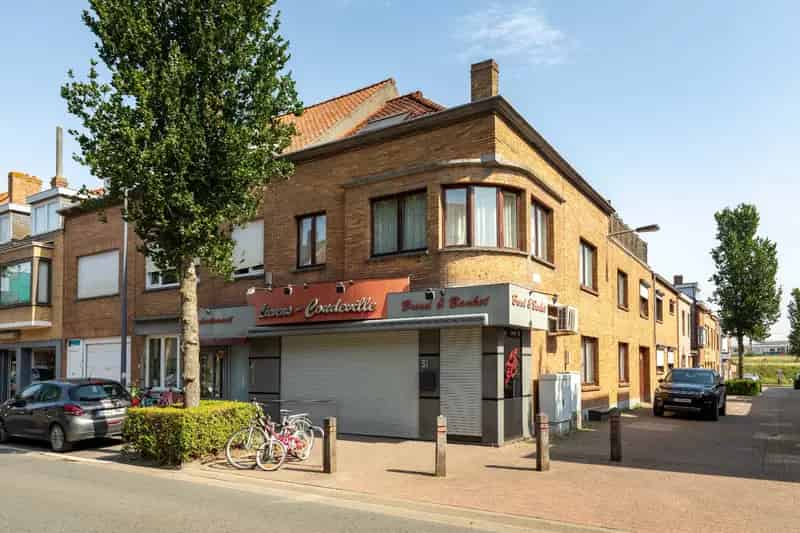 Opbrengsteigendom Zandvoorde 3 Woonunits Winkel Bakkerij