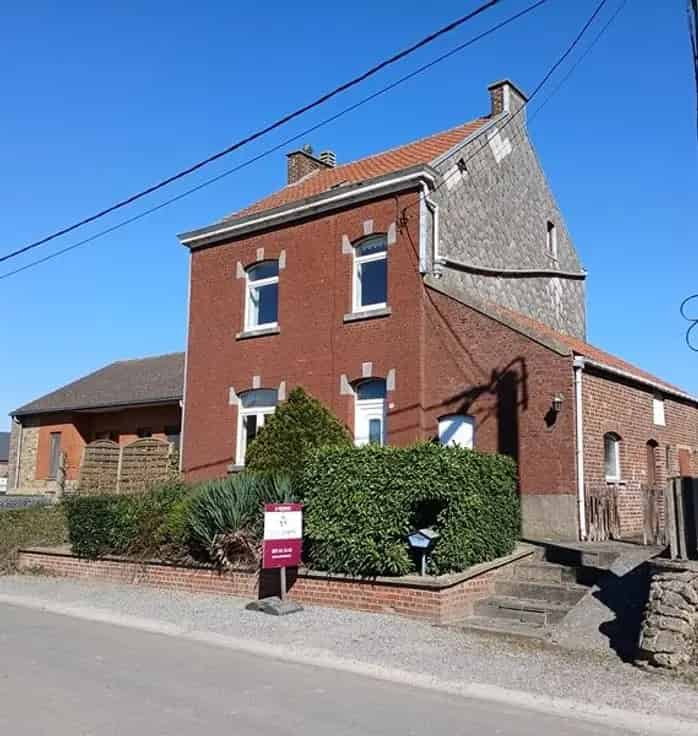 Dorpshuis met 3 slaapkamers en grote tuin