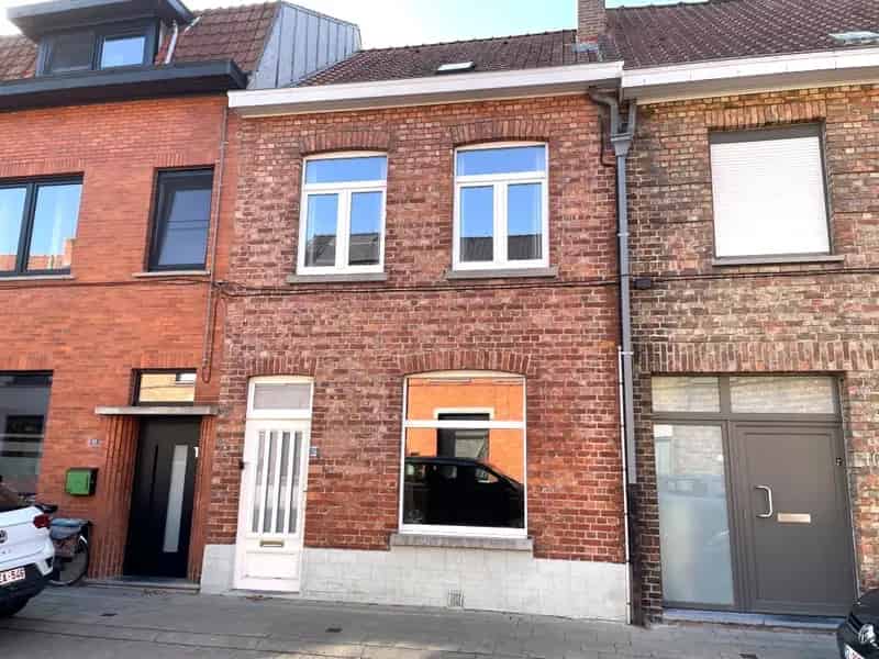 Te renoveren woning met zonnige tuin nabij Brugge