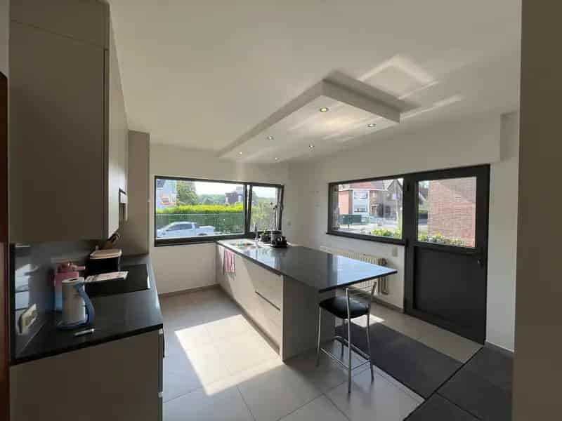 Ruime gerenoveerde woning nabij centrum