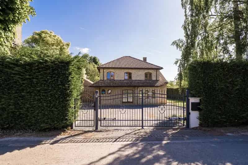 Prachtige Villa te Huur 200m² 4 slaapkamers Grote Tuin