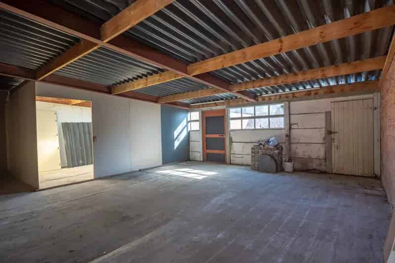 Ruime Dubbele Garagebox 52m2 Met Tuin