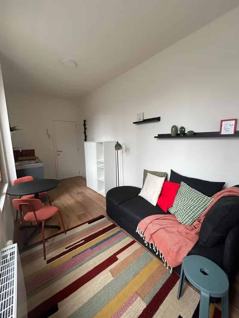 Nieuwe Studio te Huur in Studentenbuurt