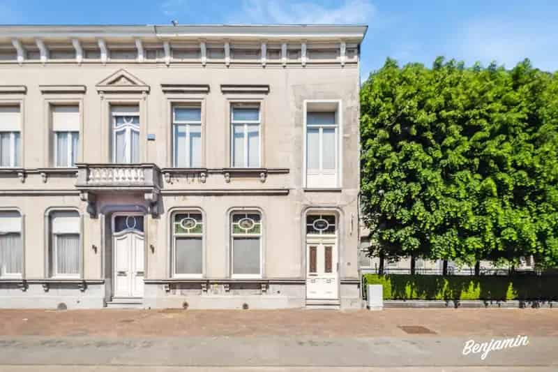 Karaktervol herenhuis 4 slaapkamers Menen
