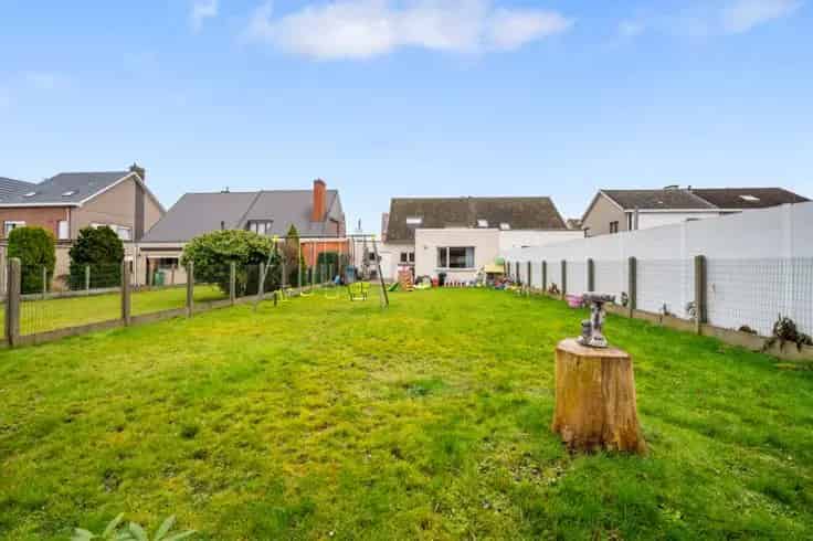 Huis te Koop Overboelare: Uitbreidingsmogelijkheden Nabij Station