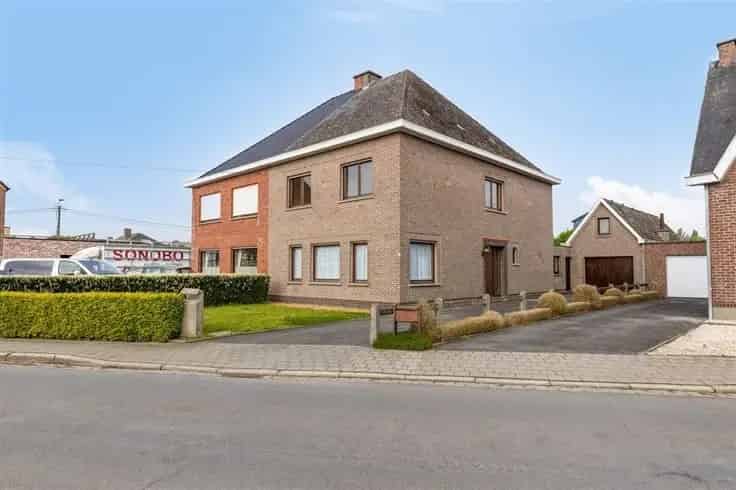 Huis Te Koop Nederename: HOB 3 slaapkamers Grote Tuin