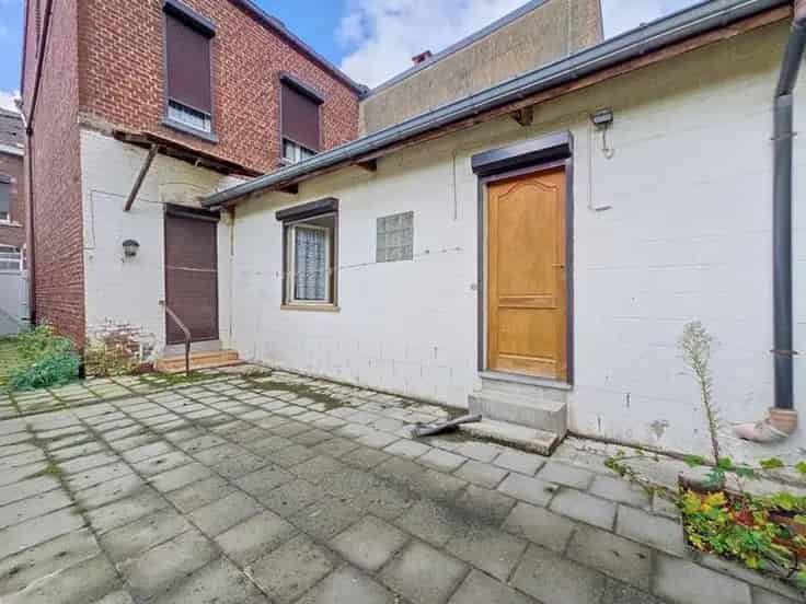Huis te renoveren 100m2 2 slaapkamers tuin terras