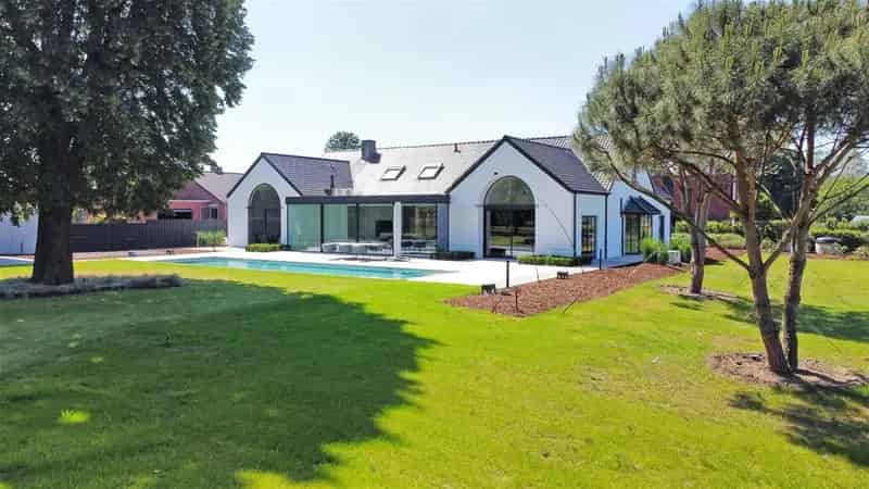 Luxe Energiezuinige Villa te Koop Ruime Tuin Zwembad