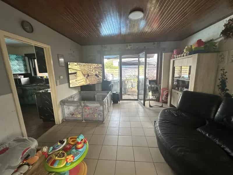Vrijstaande woning op te frissen rustige locatie