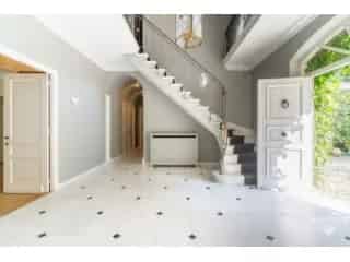 Huis te koop Sint Genesius Rode - Luxe villa met zwembad en conciërgewoning