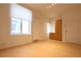 Kantoor te koop Sint-Gillis - 35m² + kelder - gerenoveerd